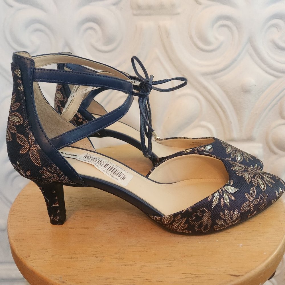 COPY - Alex Marie Blue with Design Heels. NWT. Size 9. GORGEOUS!